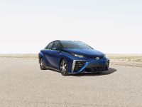 Toyota Fuel Cell Vehicle (2015) - picture 1 of 2