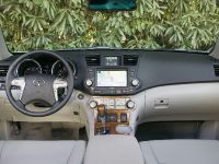 Toyota Highlander (2009) - picture 19 of 22