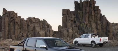 Toyota HiLux Black Edition (2014) - picture 4 of 6