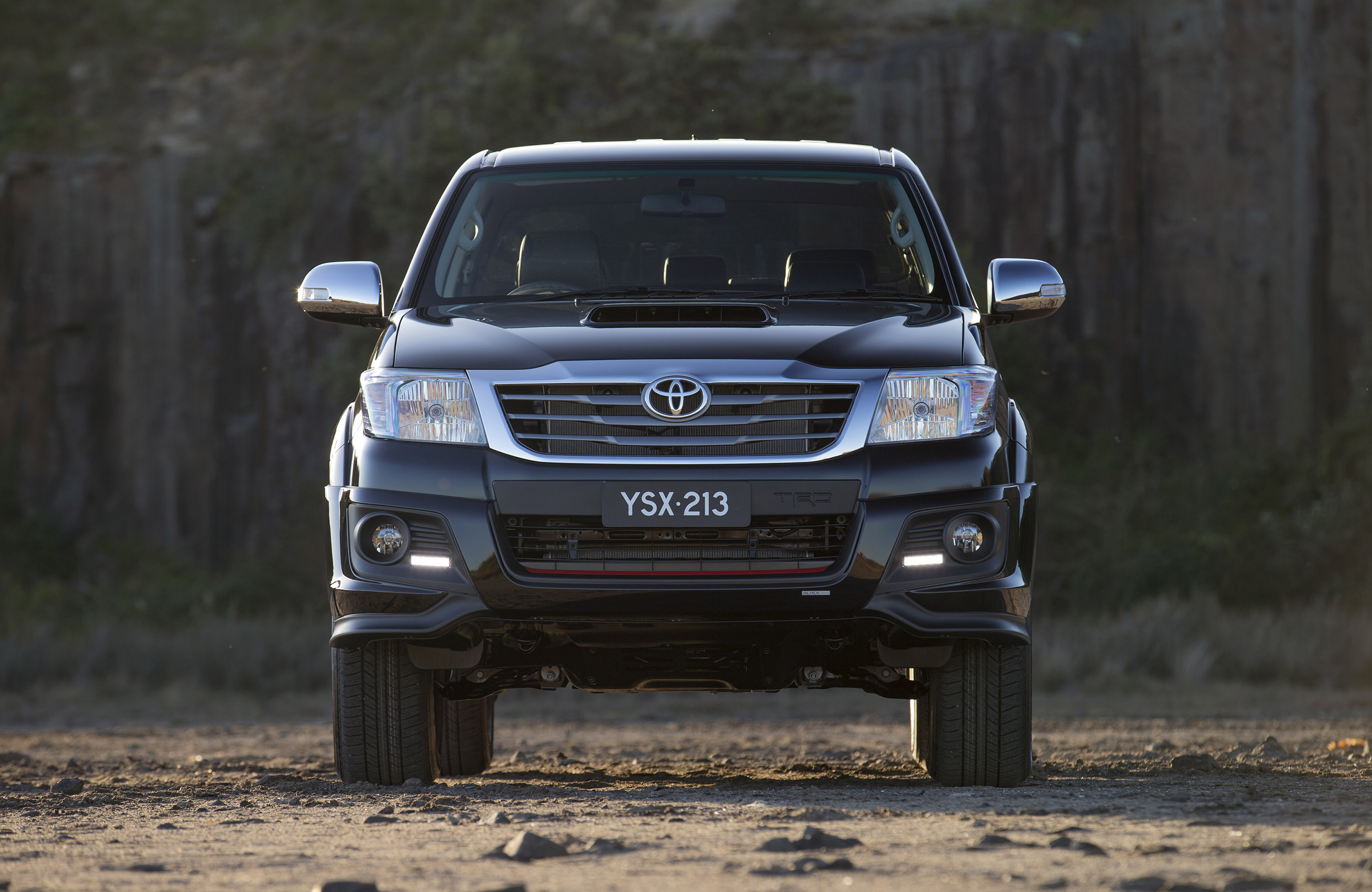 Toyota HiLux Black Edition