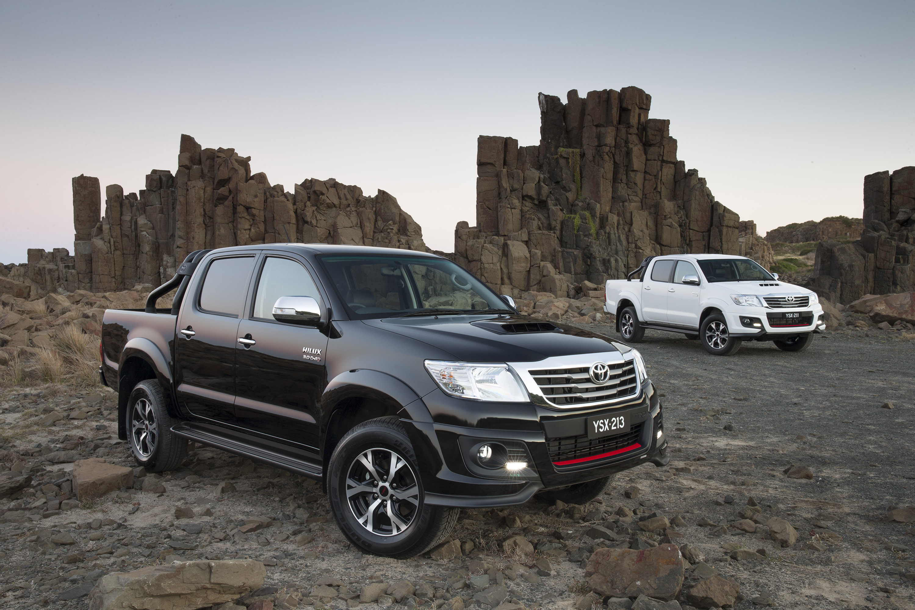 Toyota HiLux Black Edition