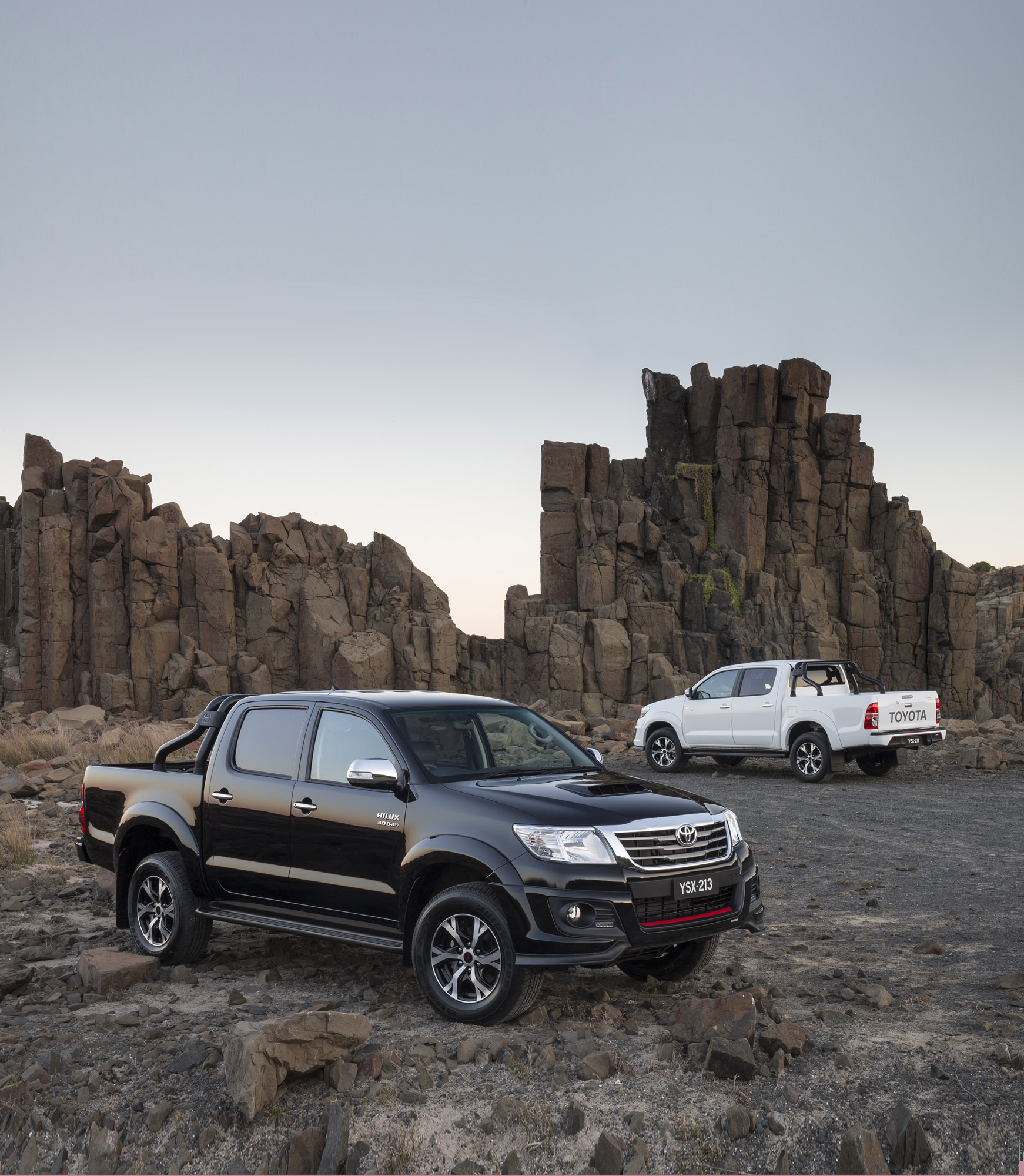 Toyota HiLux Black Edition