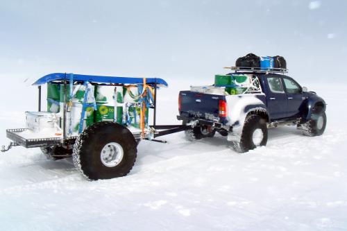 Toyota Hilux Claims Second Pole Position (2009) - picture 1 of 17