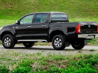 Toyota Hilux Invincible 200 (2009) - picture 4 of 8
