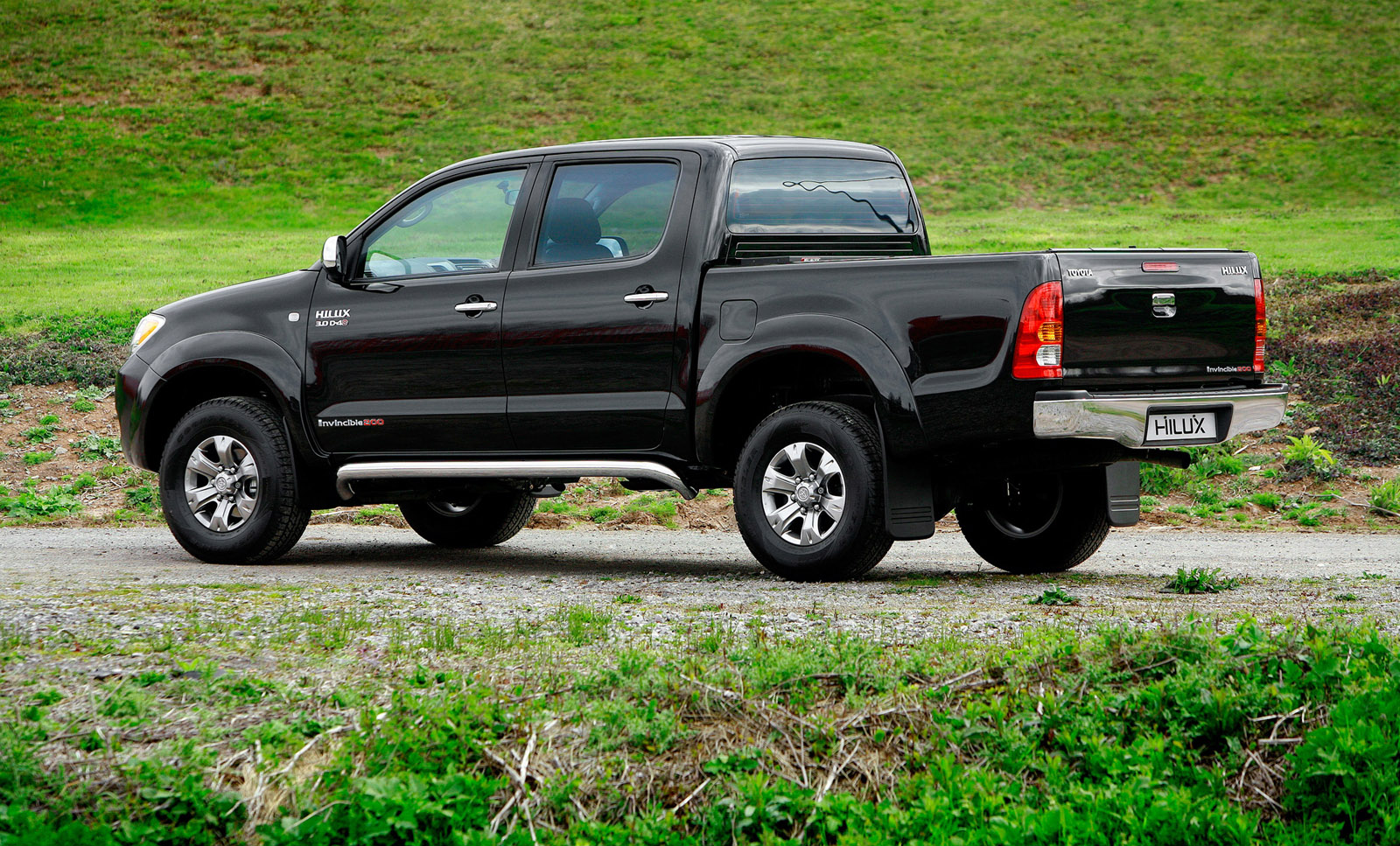 Toyota Hilux Invincible 200