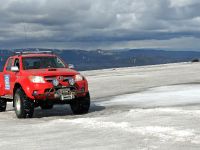Arctic Trucks Toyota Hilux Invincible Double Cab (2010) - picture 3 of 5