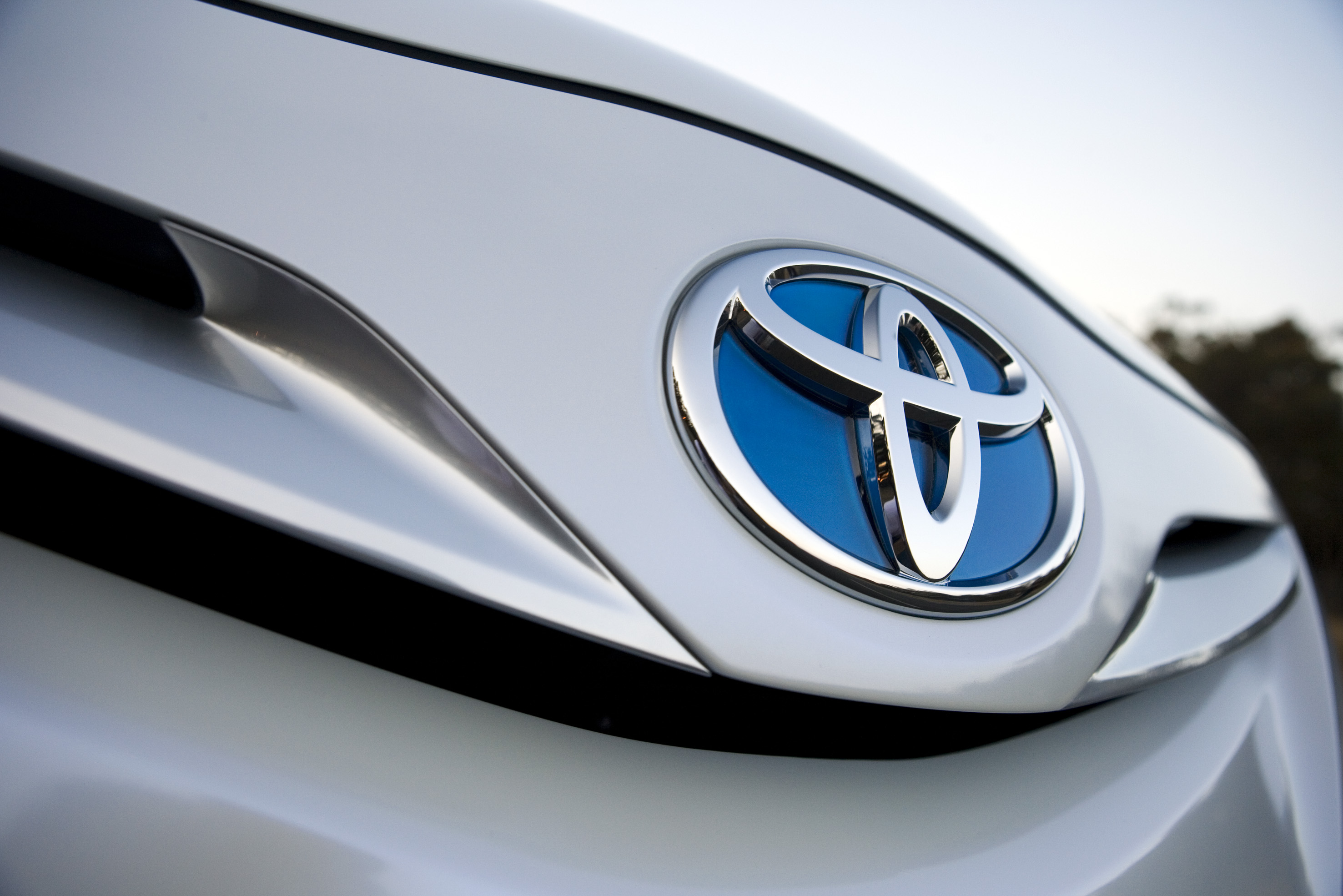 Toyota Hybrid Camry Concept Vehicle