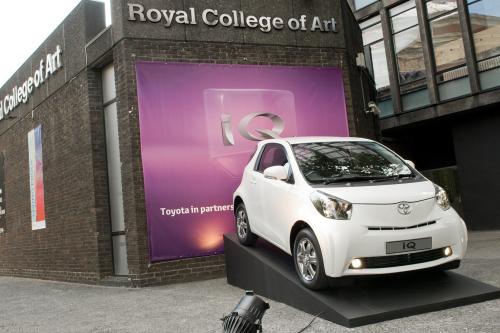 Toyota iQ exhibition at the Royal College of Art (2008) - picture 1 of 9