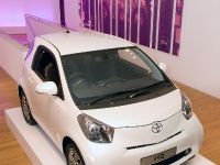 Toyota iQ exhibition at the Royal College of Art (2008) - picture 6 of 9