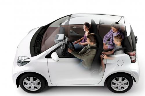 Toyota iQ (2009) - picture 8 of 11