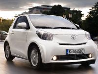 Toyota iQ (2009) - picture 5 of 11