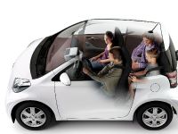 Toyota iQ (2009) - picture 8 of 11