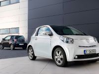 Toyota iQ (2009) - picture 11 of 11