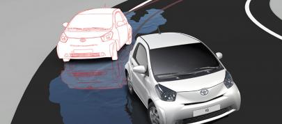 Toyota iQ: Smallest And Safest (2009) - picture 4 of 5