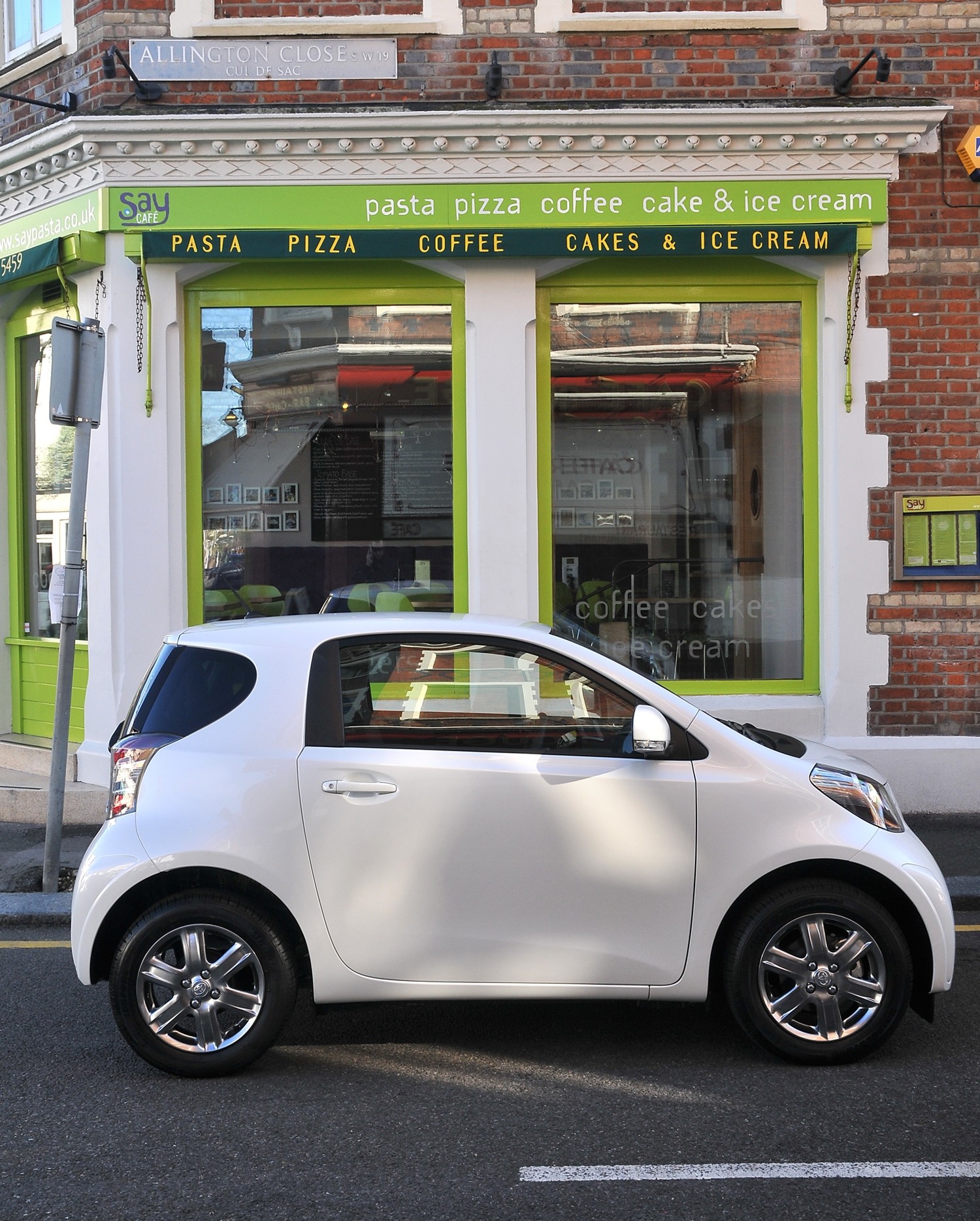 Toyota iQ: Smallest And Safest