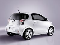 Toyota iQ (2008) - picture 2 of 5