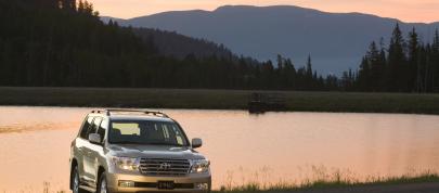 Toyota Land Cruiser (2009) - picture 4 of 28