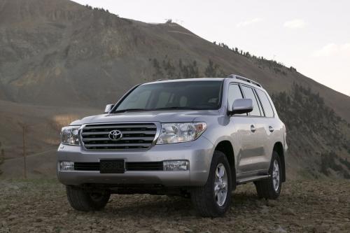 Toyota Land Cruiser (2009) - picture 16 of 28