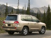 Toyota Land Cruiser (2009) - picture 13 of 28