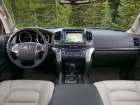 Toyota Land Cruiser (2009) - picture 21 of 28