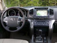 Toyota Land Cruiser (2009) - picture 22 of 28
