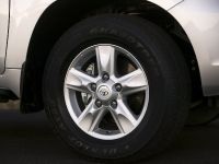 Toyota Land Cruiser (2009) - picture 27 of 28