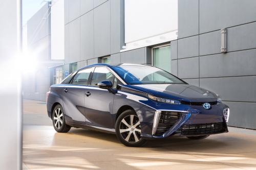 Toyota Mirai (2015) - picture 1 of 4