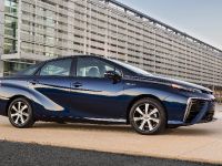 Toyota Mirai (2015) - picture 2 of 4