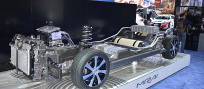 Toyota Mirai Los Angeles (2014) - picture 4 of 5
