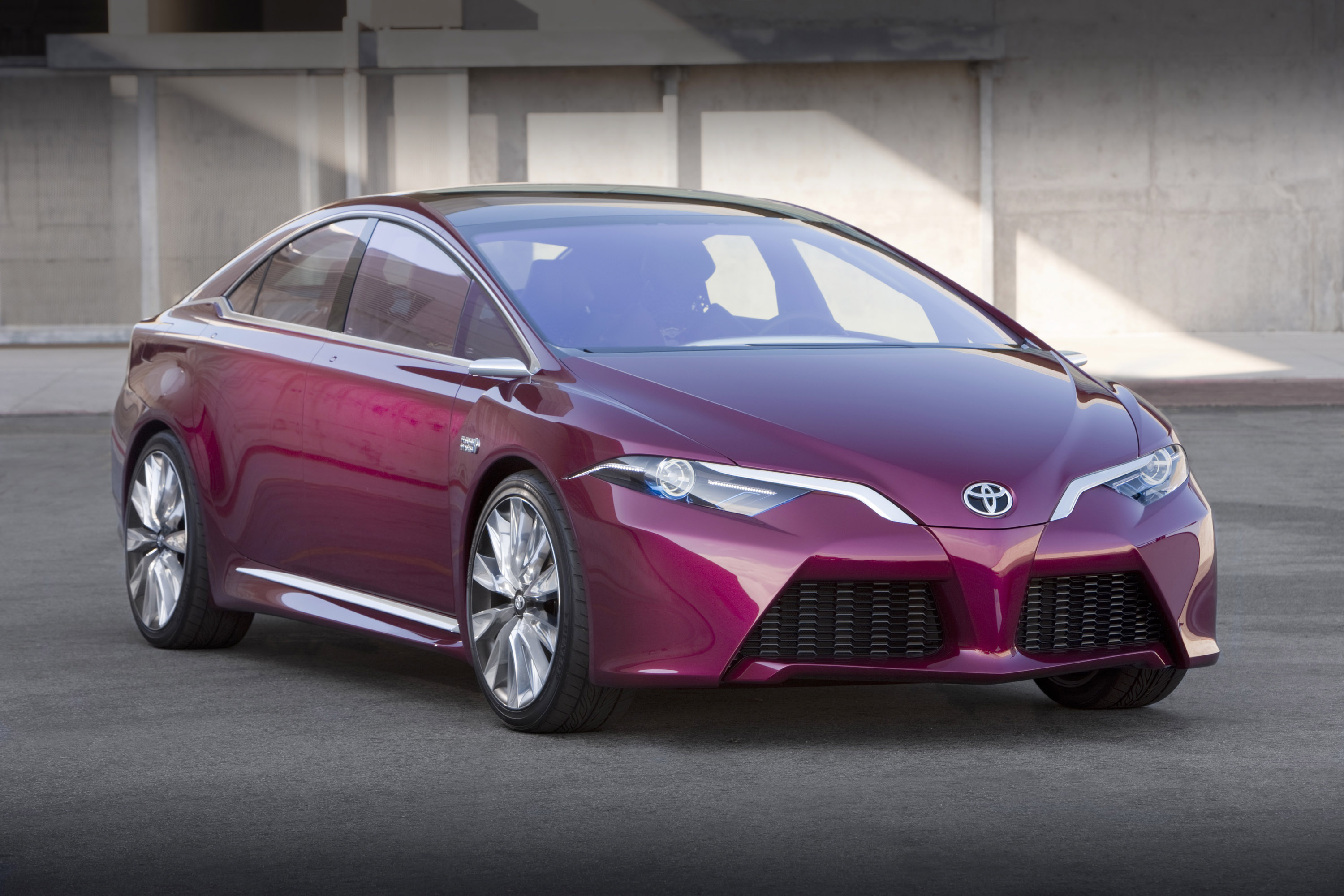 Toyota NS4 Advanced Plug-in Hybrid Concept