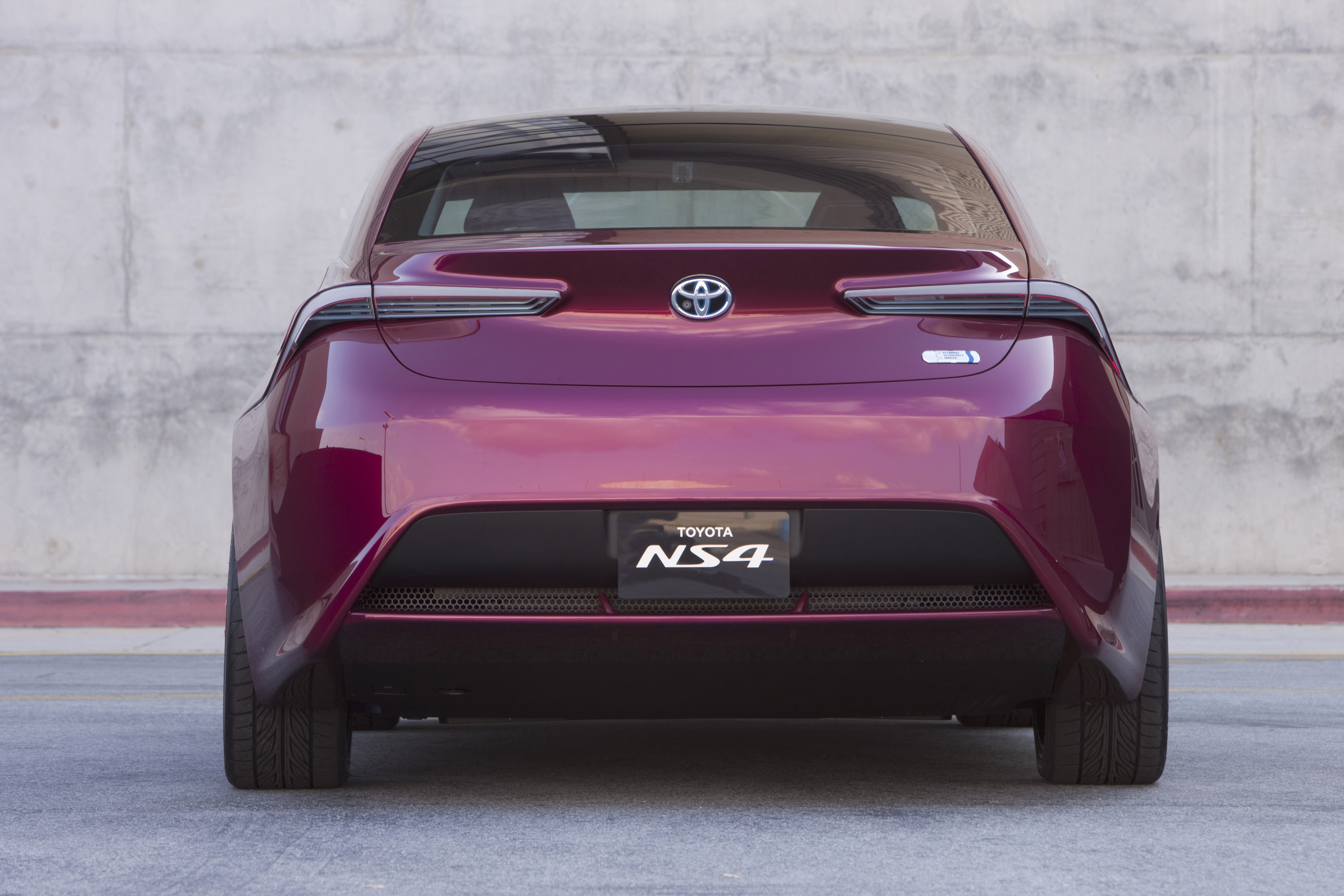 Toyota NS4 Advanced Plug-in Hybrid Concept