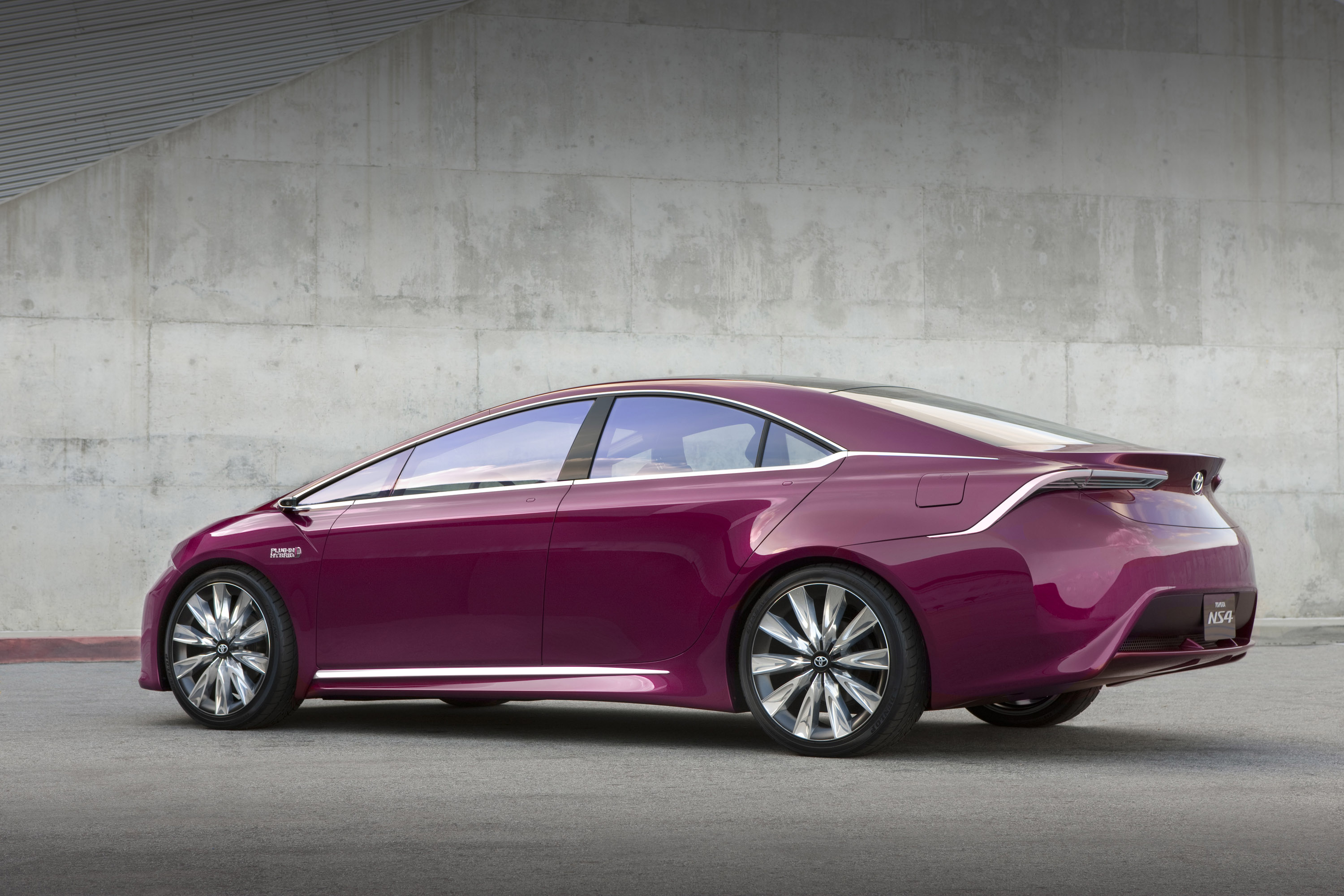 Toyota NS4 Advanced Plug-in Hybrid Concept