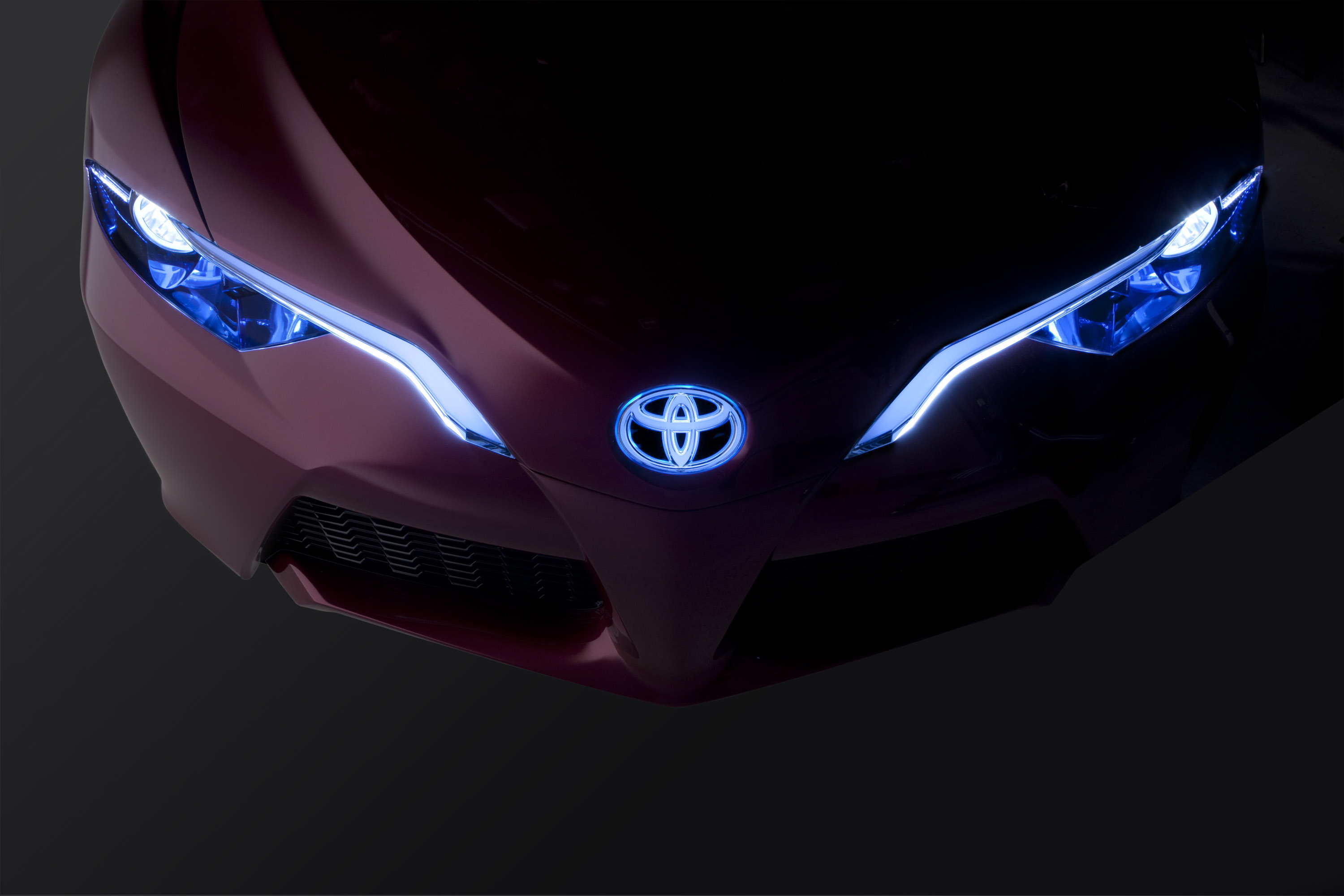 Toyota NS4 Advanced Plug-in Hybrid Concept