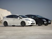 Toyota Prius 10th Anniversary limited edition (2010) - picture 1 of 6