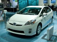 Toyota Prius Plug-in Hybrid Detroit (2011) - picture 2 of 2