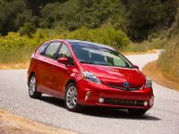 Toyota Prius Plus MPV (2012) - picture 1 of 5