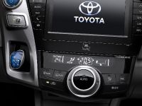 Toyota Prius Plus MPV (2012) - picture 4 of 5