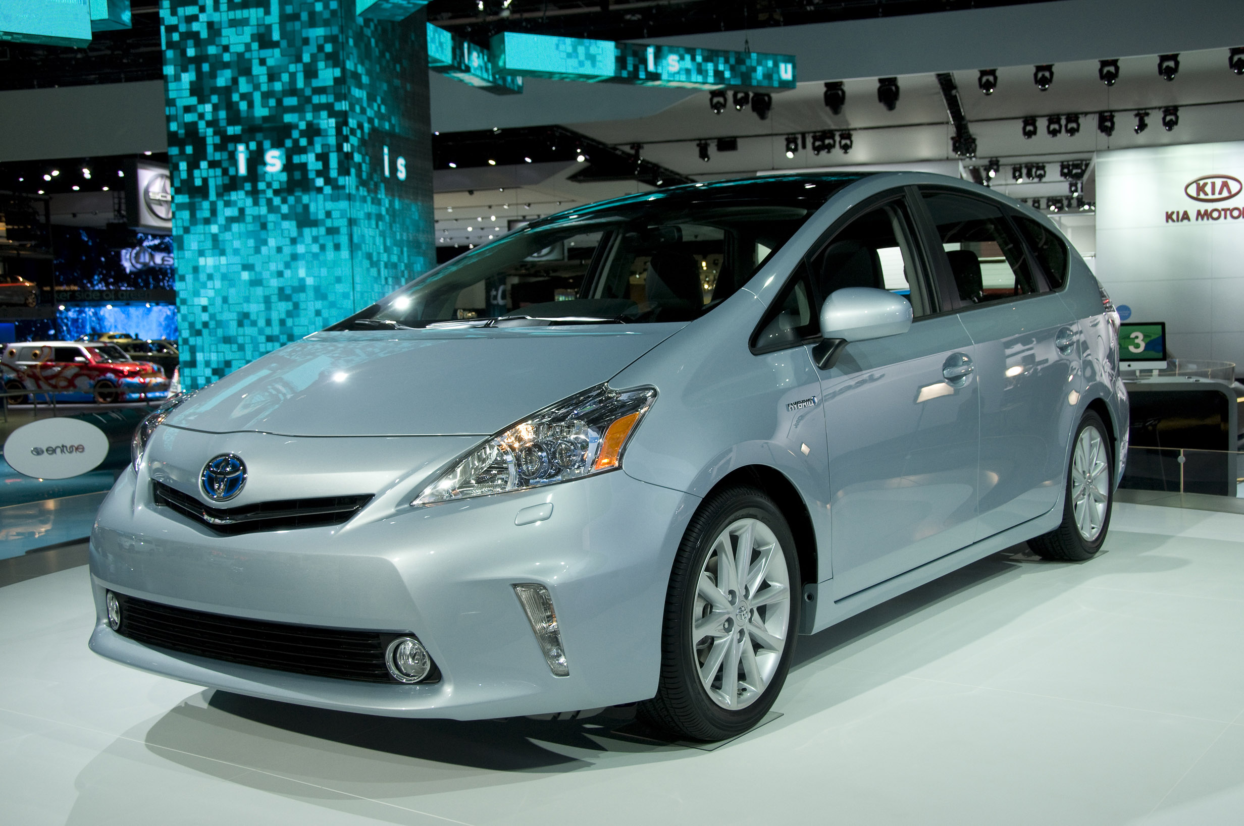 Toyota Prius v Detroit