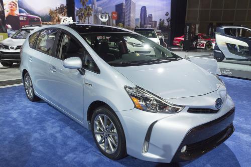 Toyota Prius V Los Angeles (2014) - picture 1 of 3