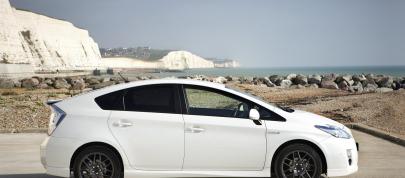 Toyota Prius X Special Edition (2011) - picture 4 of 6