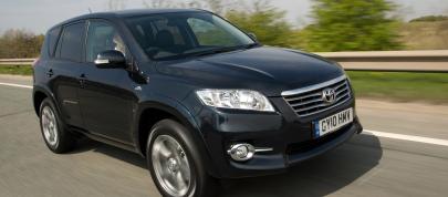 Toyota RAV4 (2010) - picture 12 of 16