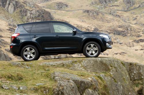 Toyota RAV4 (2010) - picture 9 of 16