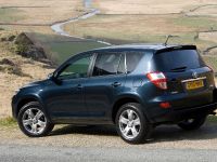 Toyota RAV4 (2010) - picture 5 of 16