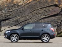 Toyota RAV4 (2010) - picture 7 of 16