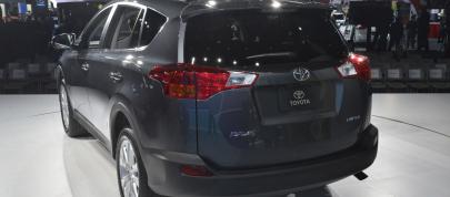 Toyota RAV4 Los Angeles (2012) - picture 4 of 6