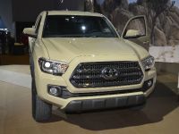 Toyota Tacoma Detroit (2015) - picture 2 of 10