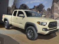 Toyota Tacoma Detroit (2015) - picture 3 of 10