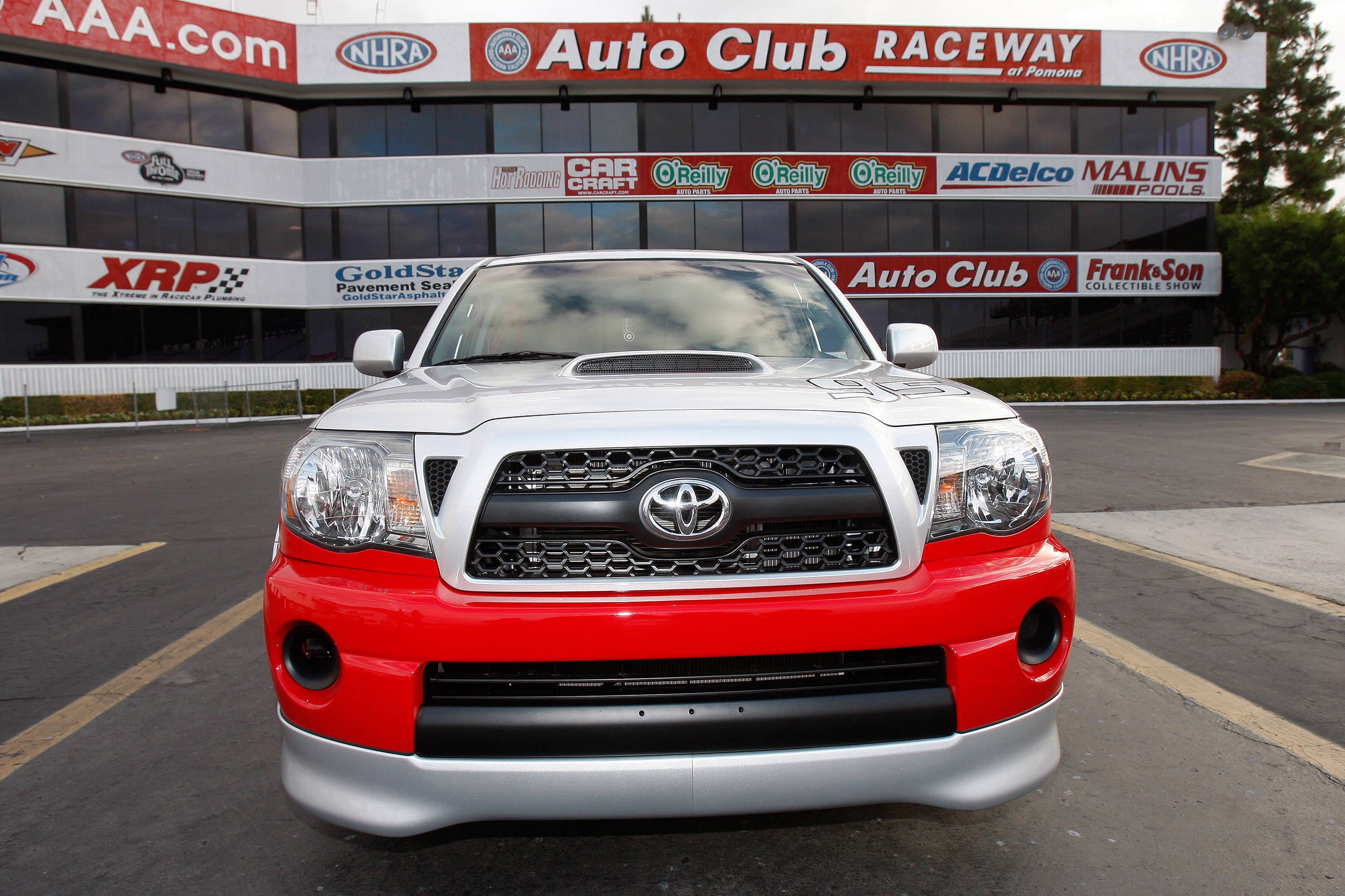 Toyota Tacoma X-Runner RTR (Ready to Race)