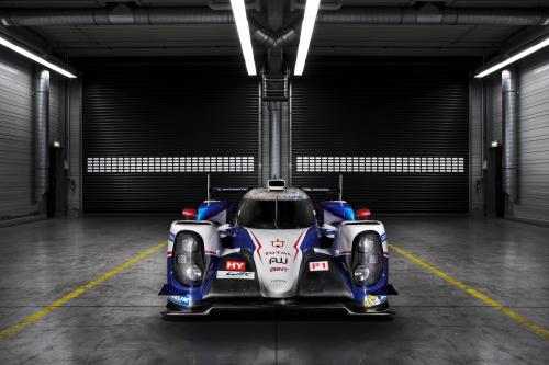 Toyota TS040 Hybrid Race Car (2014) - picture 1 of 3