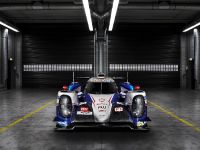 Toyota TS040 Hybrid Race Car (2014) - picture 1 of 3
